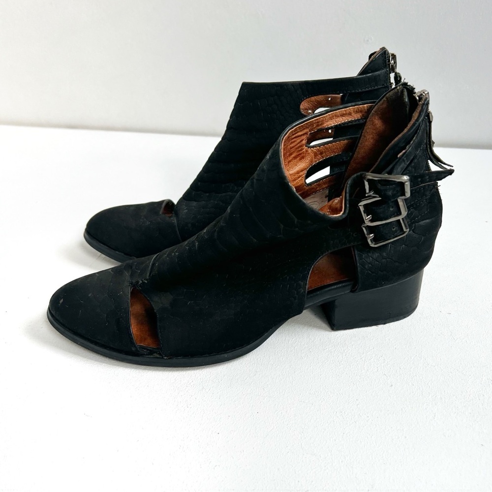 Jeffrey Campbell | Everly Snake Cutout Boots